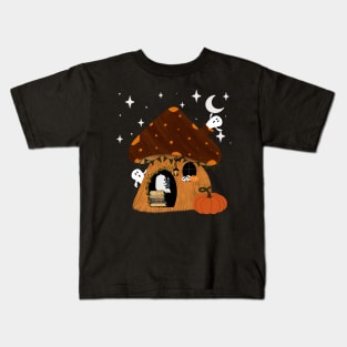 Cute Halloween mushroom and ghost design in autumn colours. Kids T-Shirt